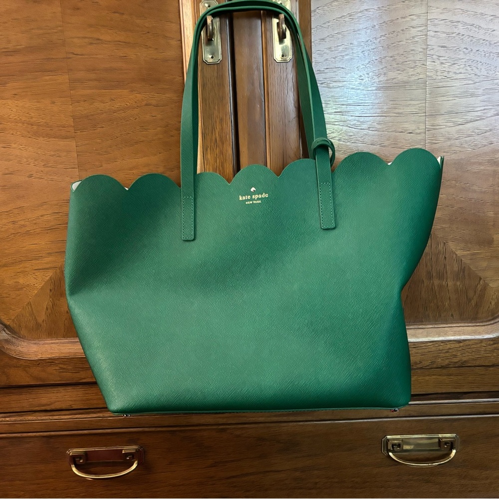 COPY - Kate Spade Carrigan Lily Avenue large tote NWT